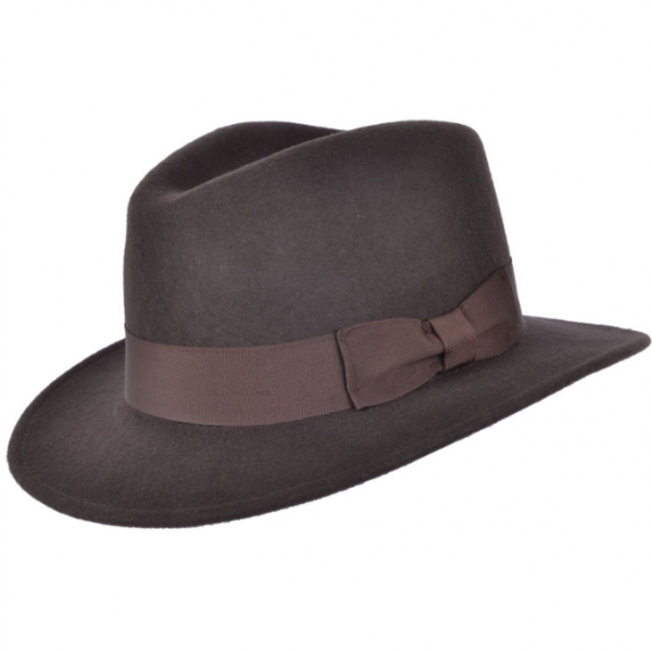 Topi fedora dengan pita lebar